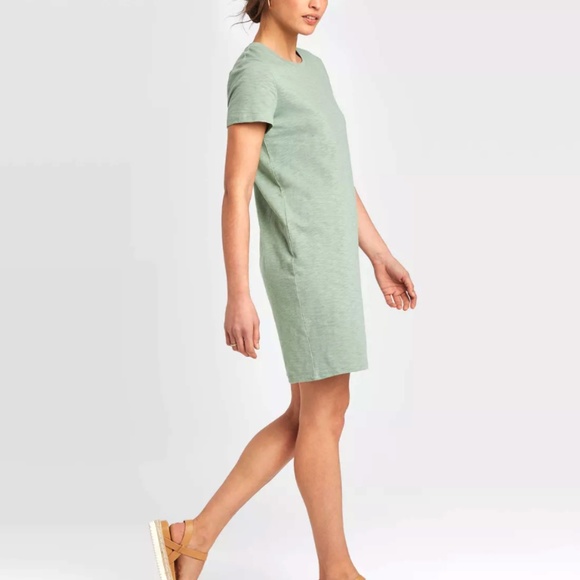 Universal Thread Green Basic T Shirt Dress in Green

A1 - Picture 8 of 9